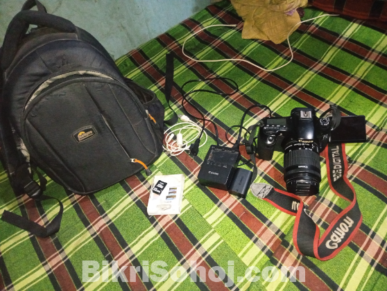 Canon 60d full box with 18-55mm kit lens